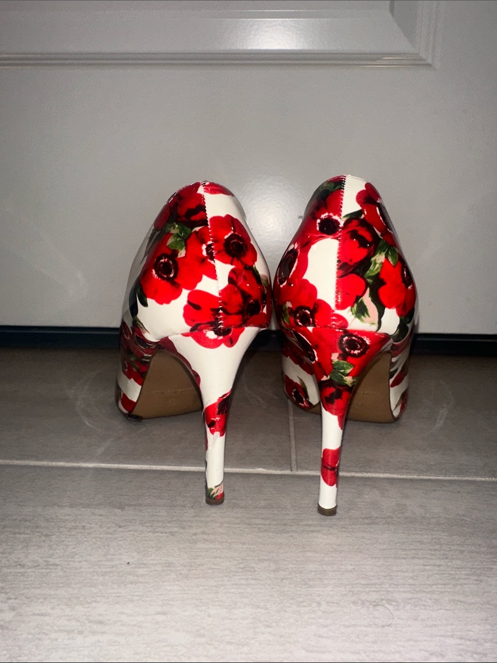 GUC Betsey Johnson Brand Red Rose Floral Bow Pointed-Toe High Heels White Flower - Picture 8 of 16